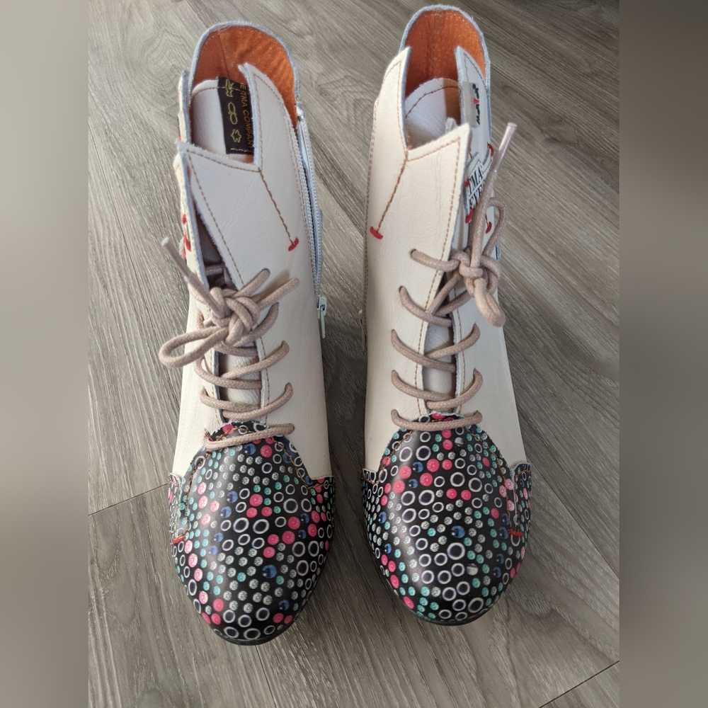 MAYA TMA Boots
